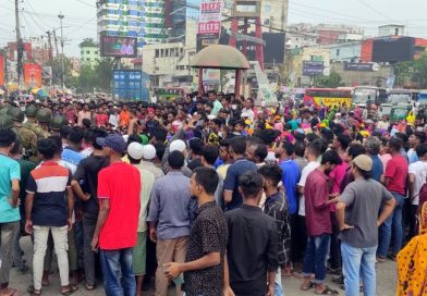 নগরীতে সড়ক অবরোধ করে শ্রমিকদের বিক্ষোভ