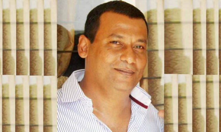 Yalangoch qora paypoq kiygan ayollar