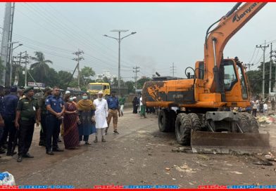 সোনারগাঁয়ে সরকারি জমিতে অবৈধ দখলদার উচ্ছেদ: ৬ঘন্টার অভিযানে মুক্ত মহাসড়ক