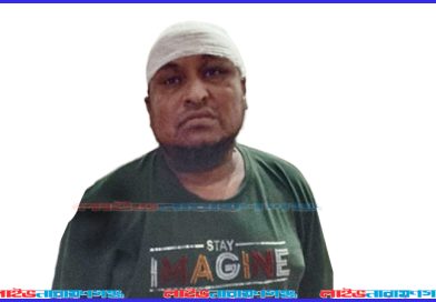 ফতুল্লায় যুবলীগ নেতাকে গণপিটুনি দিয়ে পুলিশে সোপর্দ করলো ছাত্রদল