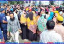 ছুটির দাবিতে মহাসড়ক শ্রমিকদের অবরোধ, ভোগান্তিতে যাত্রীরা