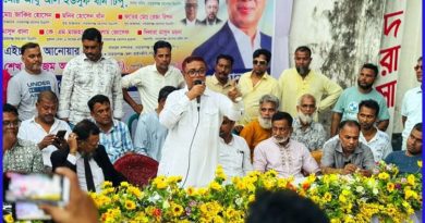 কাদা ছোড়াছুড়ি নয়, ঐক্যবদ্ধ থাকুন: এড. সাখাওয়াত