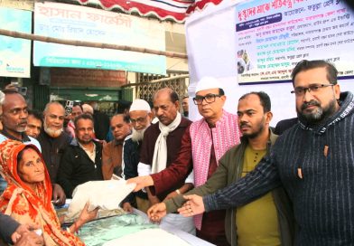 ফতুল্লা প্রেসক্লাব-প্রবাসী বন্ধনের উদ্যোগে   দুঃস্থদের মাঝে শীতবস্ত্র বিতরণ